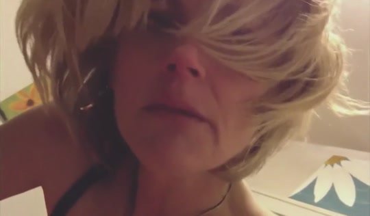 Порно мать жестко принимает хер сына в растянутой писечке и стонет Порно мать жестко принимает хер сына в растянутой писечке и стонет